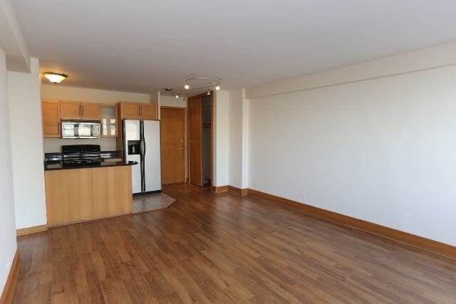 Building Photo - 4180 N Marine Dr