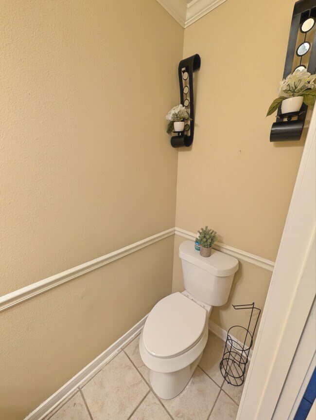 Building Photo - 18927 Hikers Trail Dr