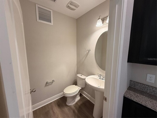 Building Photo - 15465 Honeybell Dr