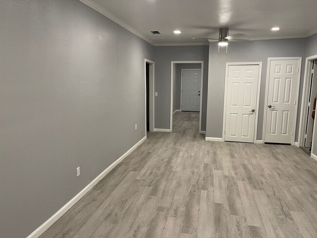 Building Photo - 3 bedrooms 2 baths - Only $1500 Per Month