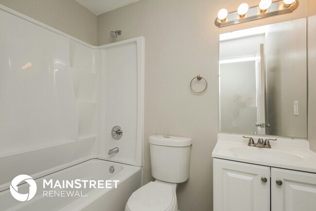 Building Photo - 5312 Wren St