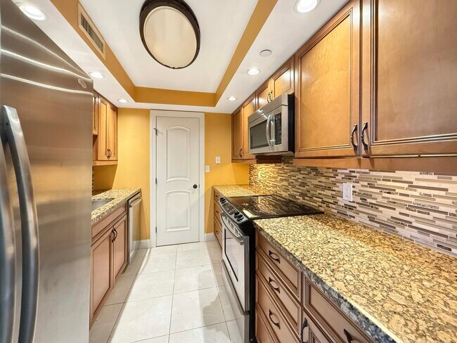 Building Photo - 3000 N Ocean Dr