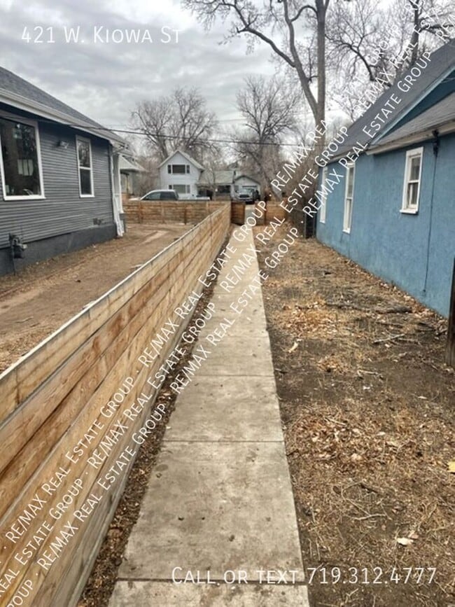 Building Photo - 421 W Kiowa St