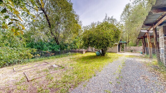 Building Photo - Adorable West County One Bedroom Cottage