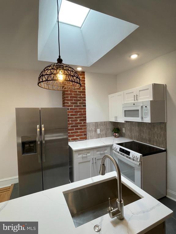 Building Photo - 7103 Emlen St