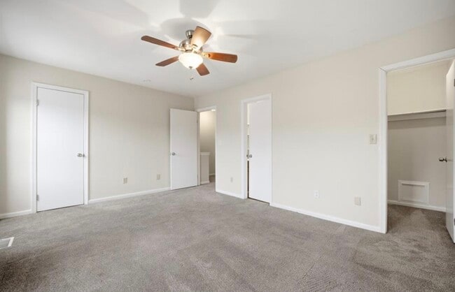 Building Photo - 5531 Old Guard Crescent