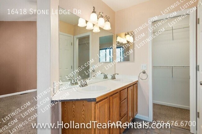 Building Photo - 16418 Stone Ledge Dr