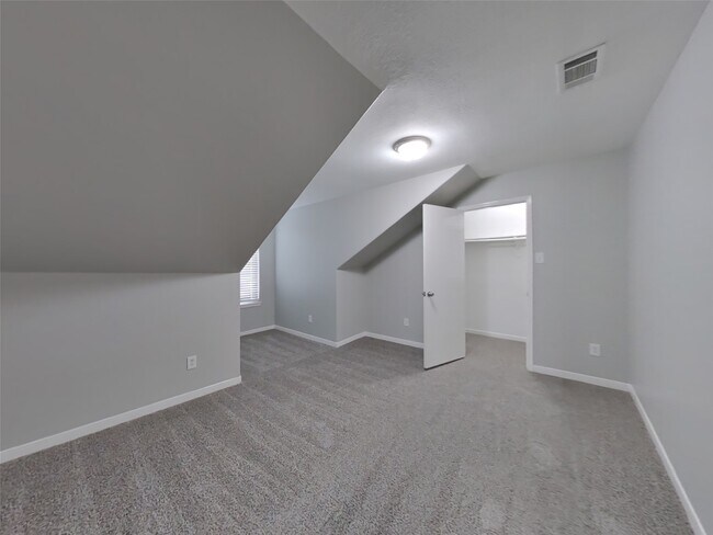 Building Photo - 6726 Misty Dale Dr