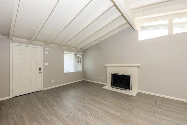 Building Photo - 227 S Louise Pl