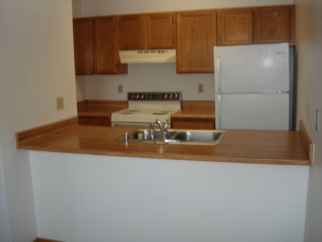 Building Photo - South Anchorage Sunny Upstairs 2 bed with washer and dryer