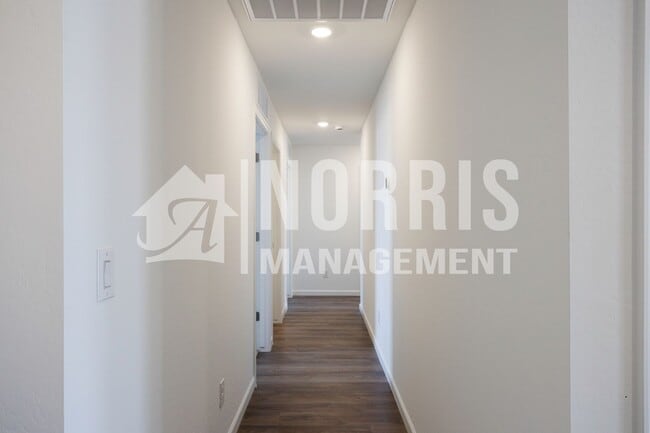 Building Photo - Brand New Beautiful Large Single Story Hom...