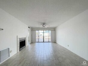 Building Photo - 14100 River Rd