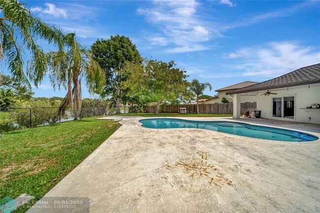 Building Photo - 6401 Crossbow Ct