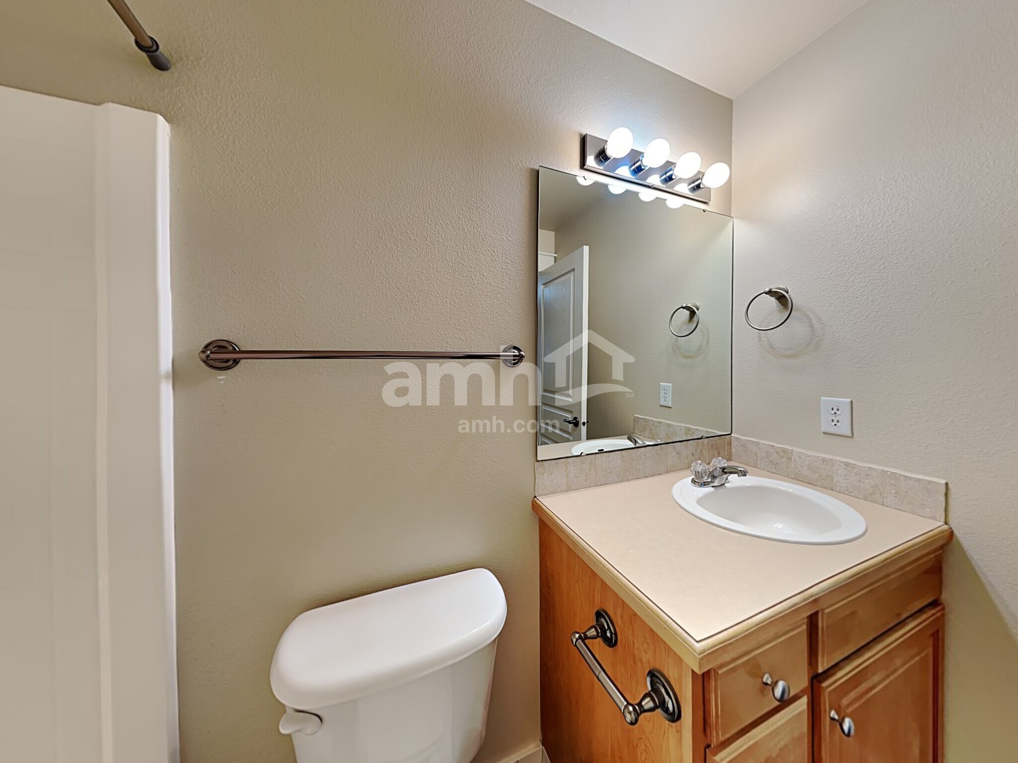 Building Photo - 9667 W Silverspring St