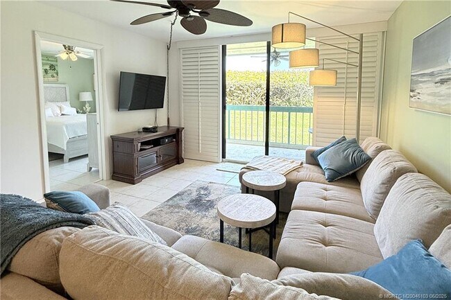 Building Photo - 9940 S Ocean Dr