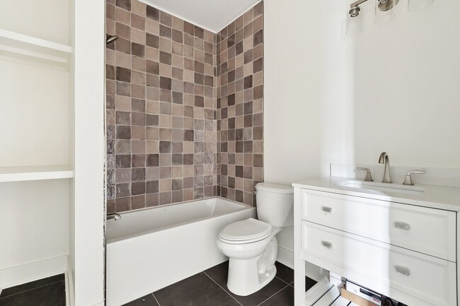 Building Photo - Chic Marigny Living – Brand-New 1 Bed, 1 B...