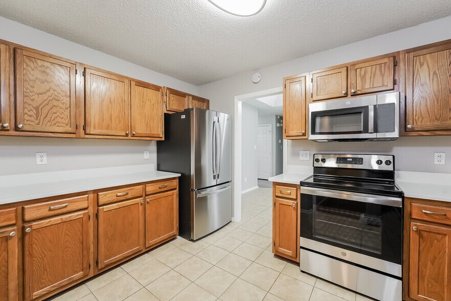 Building Photo - 15826 Lawyers Rd