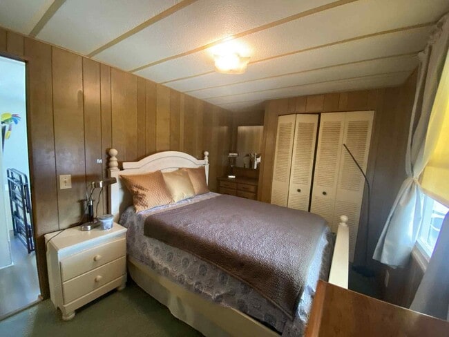 Building Photo - 5316 53rd Ave E