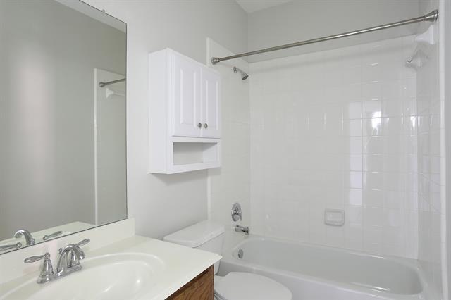 Building Photo - 5700 Broken Spur