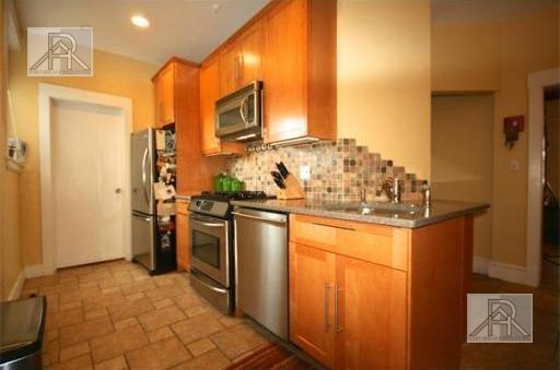 Building Photo - 330 Saint Paul St