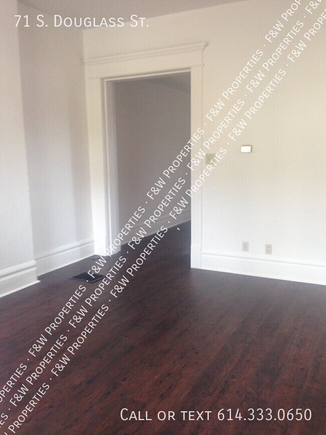 Building Photo - 71 S Douglass St