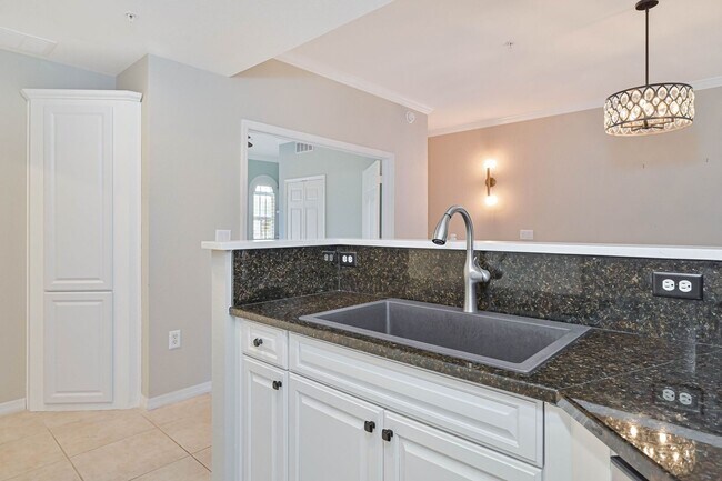 Building Photo - 8561 Evernia Ct