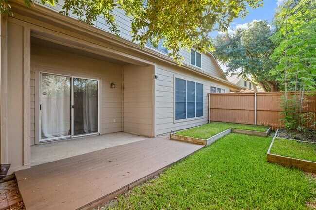 Building Photo - 7500 Shadowridge Run
