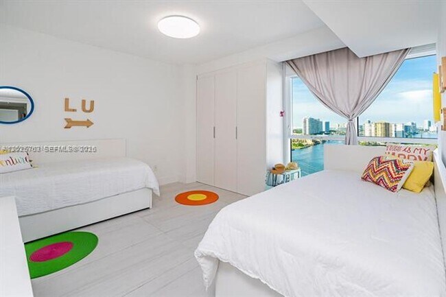 Building Photo - 400 Sunny Isles Blvd
