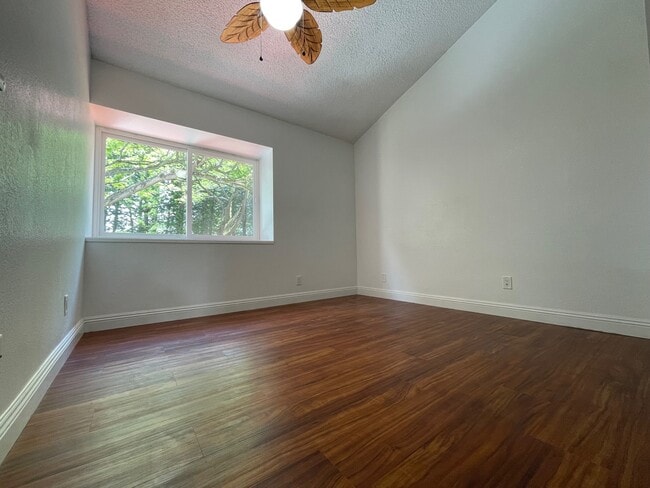 Building Photo - 46-39 Aliianela Pl