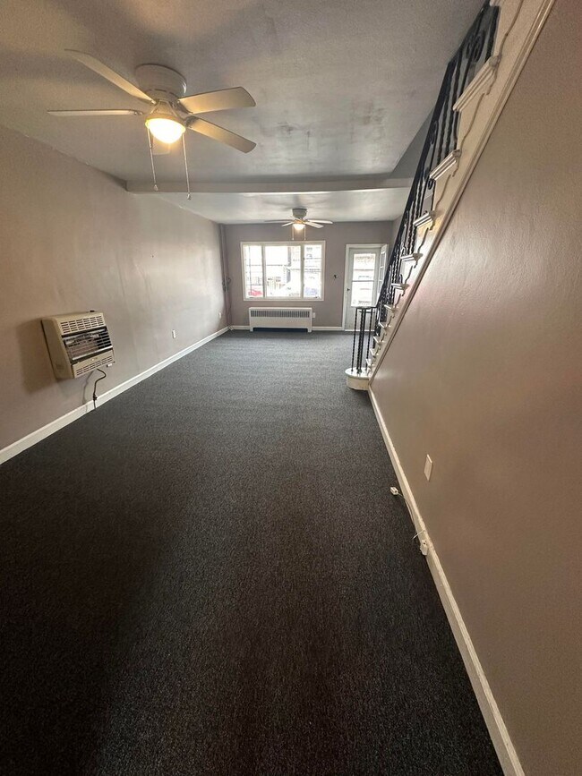 Building Photo - 3 bed, 1 bath apartment in lansfod