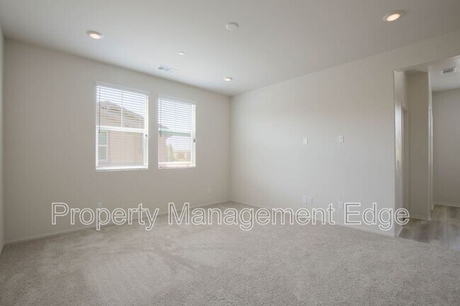 Building Photo - 40268 Birchfield Dr