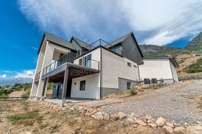 Building Photo - 707 N 1540 E