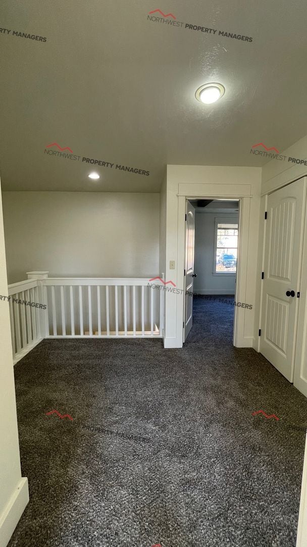 Building Photo - r223a