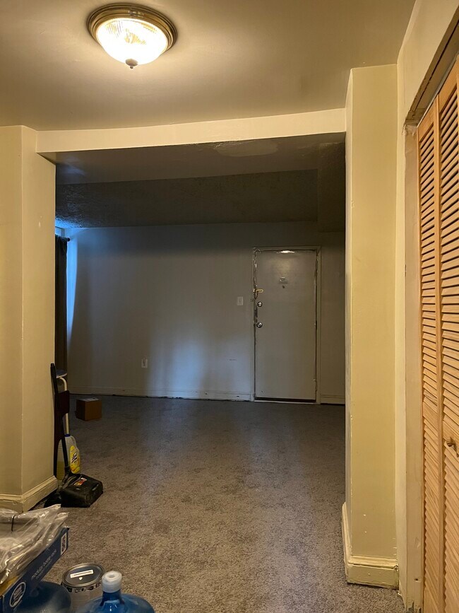 basement living room & front door - 3101 Waclark Plz SE