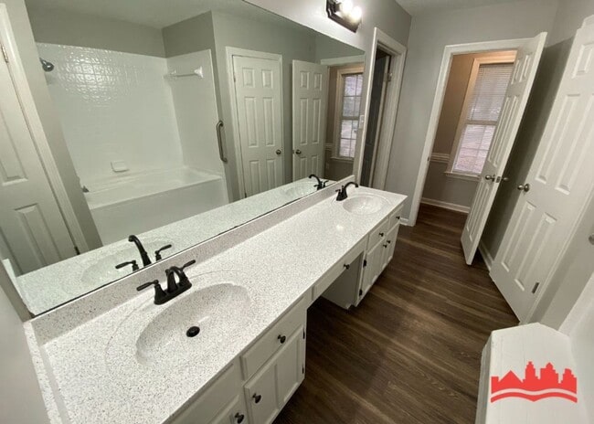 Building Photo - Welcome to 1259 Shady Grove Cove!