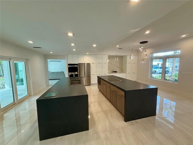Building Photo - 1359 Harbor Dr