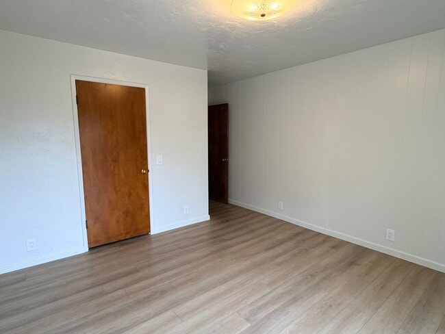 Building Photo - 922 Maple St