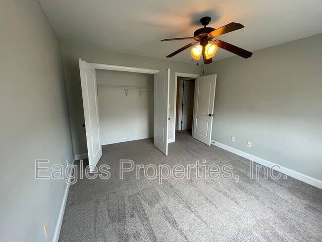 Building Photo - 107 Brighton Dr