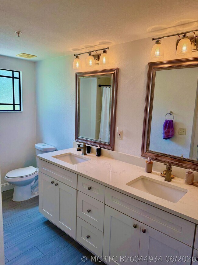 Building Photo - 3018 Alcazar Pl