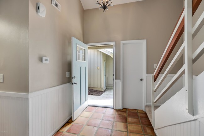 Building Photo - 1 Turtleback Trail