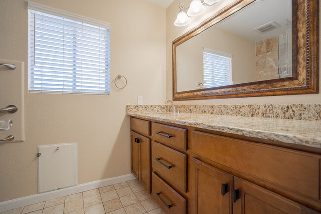 Building Photo - 1610 E Windjammer Way