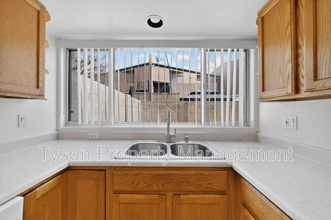 Building Photo - 1732 Del Cielo Dr NW