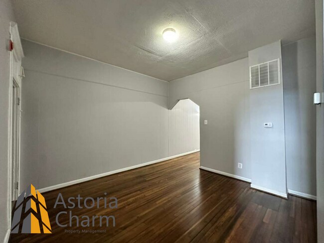 Building Photo - 3 Bedroom with Fenced Yard and Spacious Primary Bedroom near Coppin University