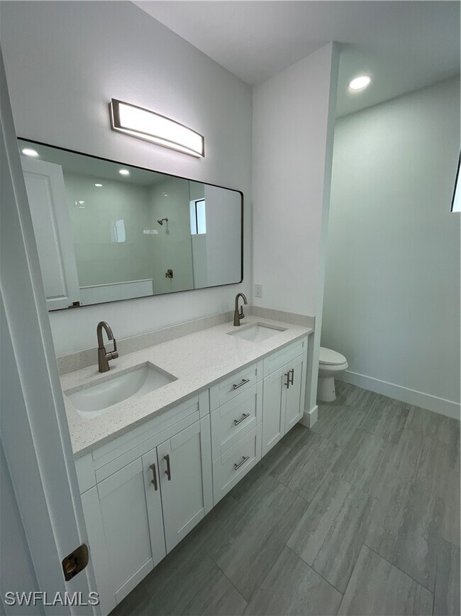 Building Photo - 821 Newell St E