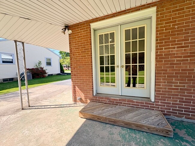 Building Photo - 2 Bedroom Rancher Available in Hershey!