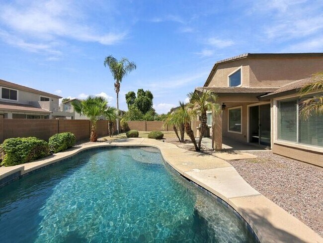 Building Photo - Gilbert 5-Bedroom Home with Pool, Loft & Primary Suite Downstairs – Minutes from Gilbert Regional...