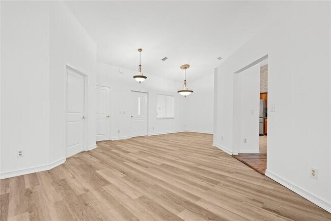 Building Photo - 16900 SW 59th Ct