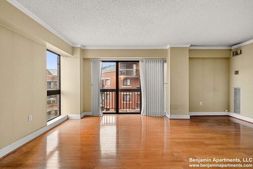 Building Photo - 15 North Beacon St