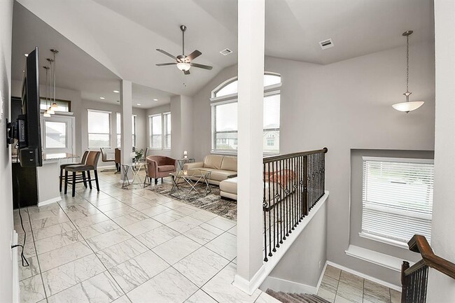 Building Photo - 2518 Terrace Point Dr