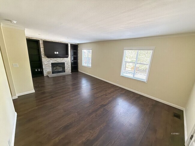 Building Photo - 54325 Pine Crest Ave